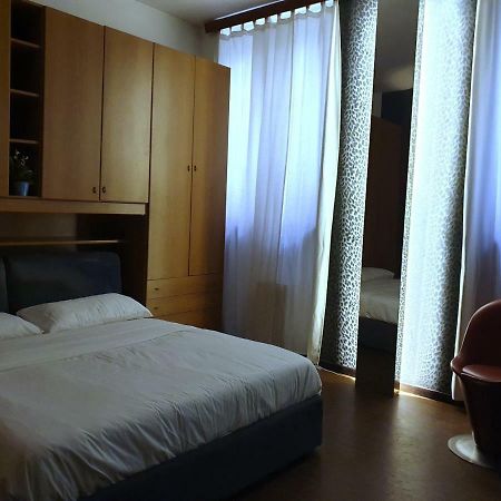 5Min Walk From Duomo! Apartment 100M2 Милано Екстериор снимка