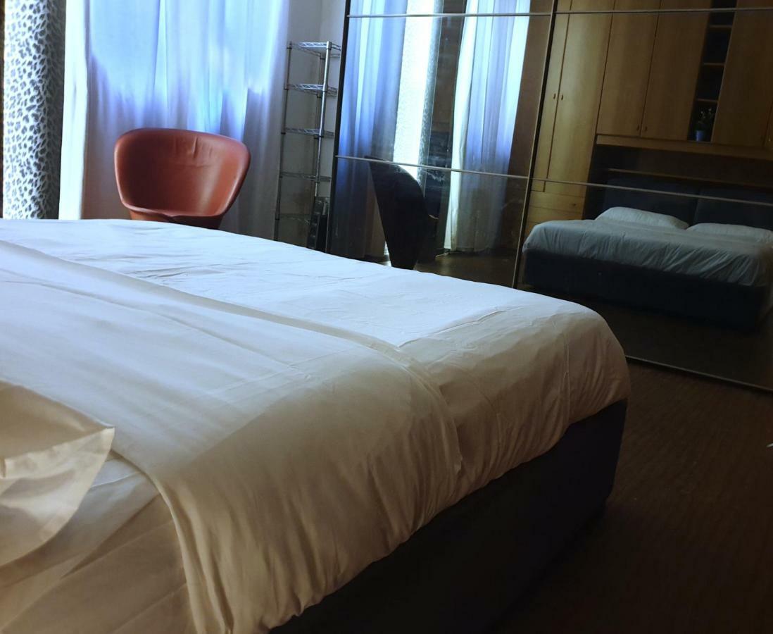 5Min Walk From Duomo! Apartment 100M2 Милано Екстериор снимка