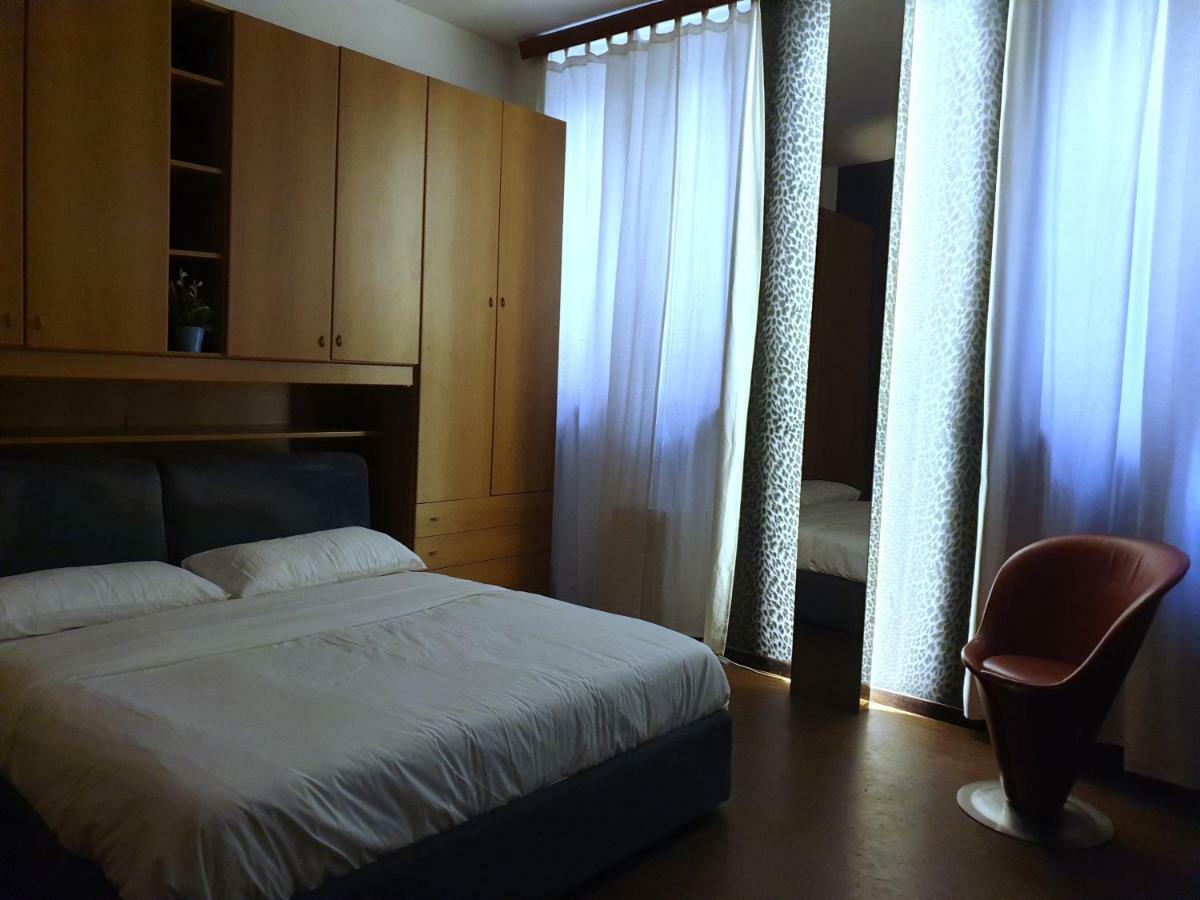 5Min Walk From Duomo! Apartment 100M2 Милано Екстериор снимка
